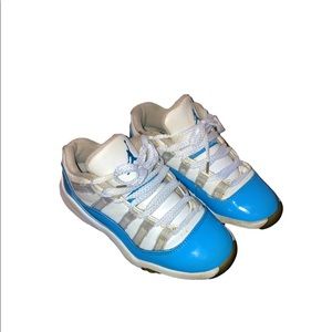 UNC jordan 11’s size 12c